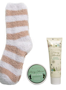 Live Green Bath and Body Gift Set- Foot Spa Set with Fuzzy Socks, Lotion, and Scrub